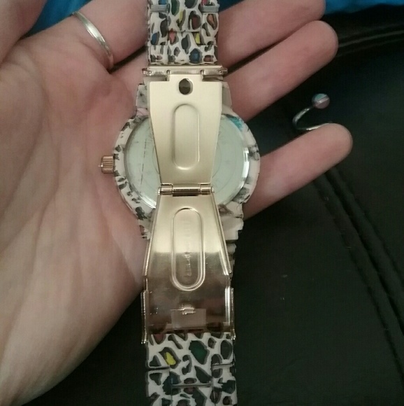 Varsales Rose Gold Wristwatch NWOT - Picture 4 of 7